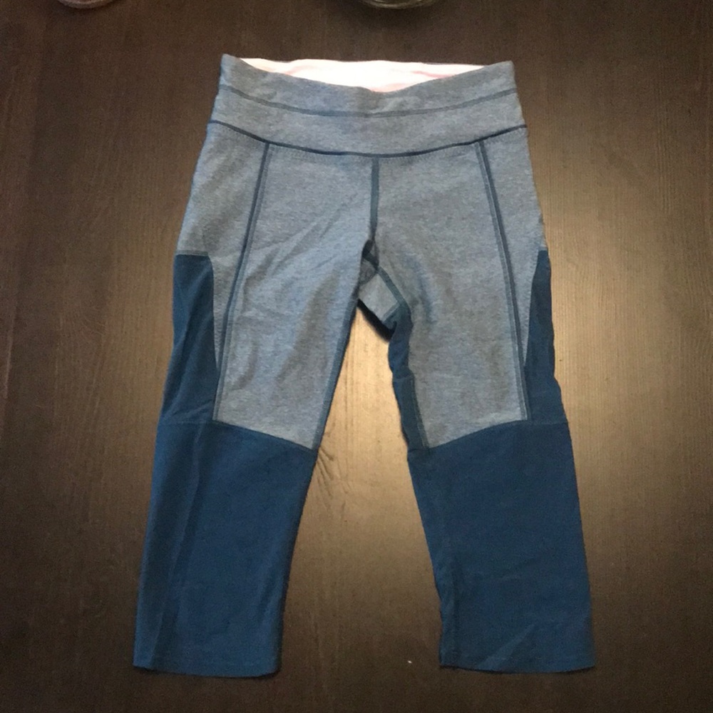 Cropped Lululemon Leggings with Mesh